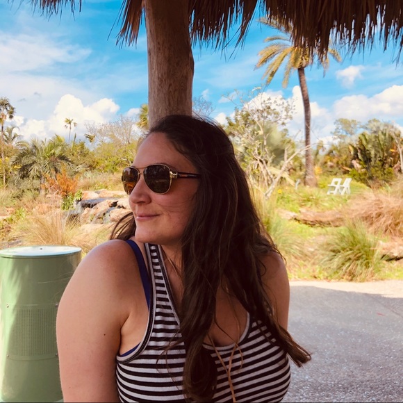 Meet your Posher, Amy - Picture 3 of 6